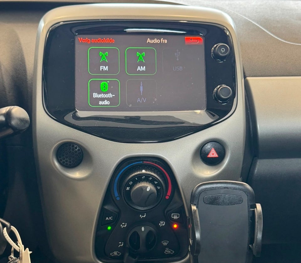 Toyota Aygo 1,0 VVT-i x-play x-touch 5d