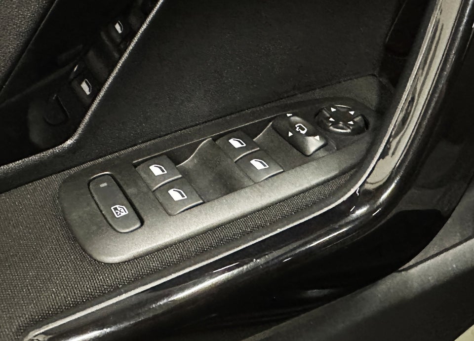 Peugeot 208 1,6 BlueHDi 100 Allure Sky 5d