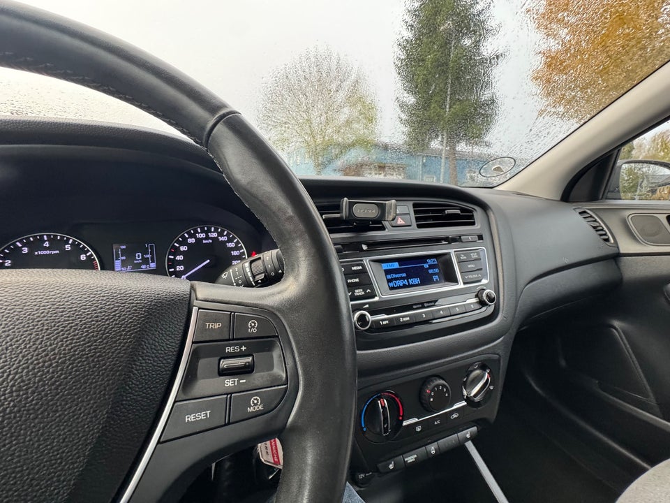 Hyundai i20 1,25 Trend 5d