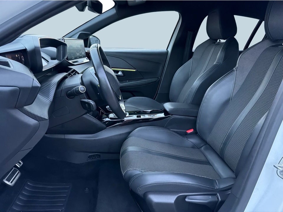 Peugeot e-208 50 GT 5d