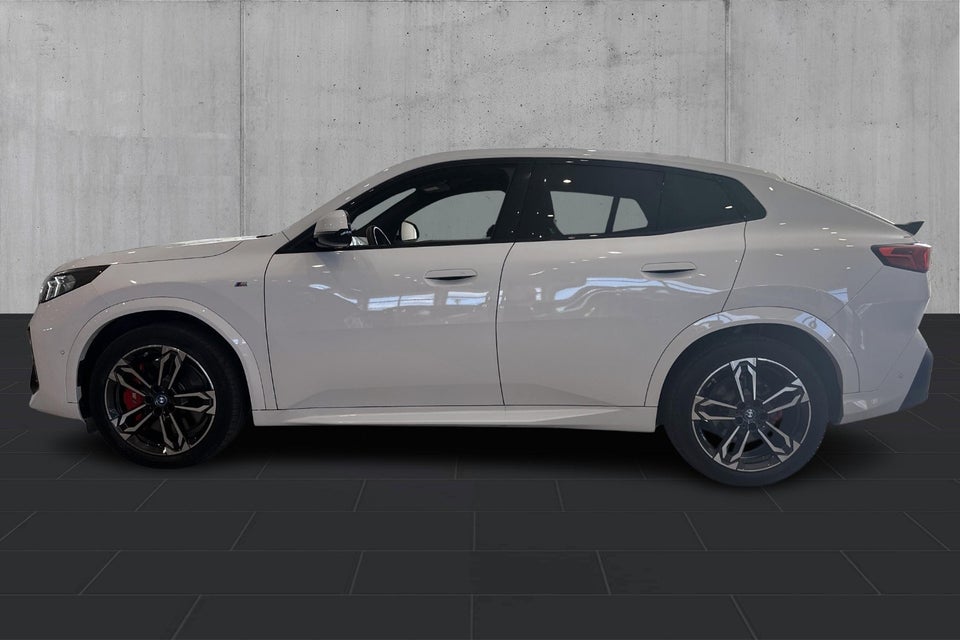 BMW iX2 eDrive20 M-Sport Pro 5d