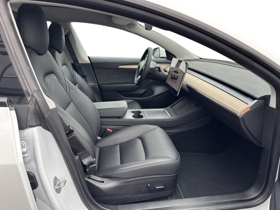 Tesla Model 3 RWD 4d