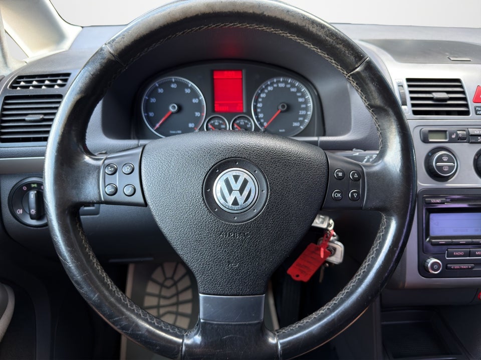 VW Touran 1,4 TSi 140 Highline 7prs 5d