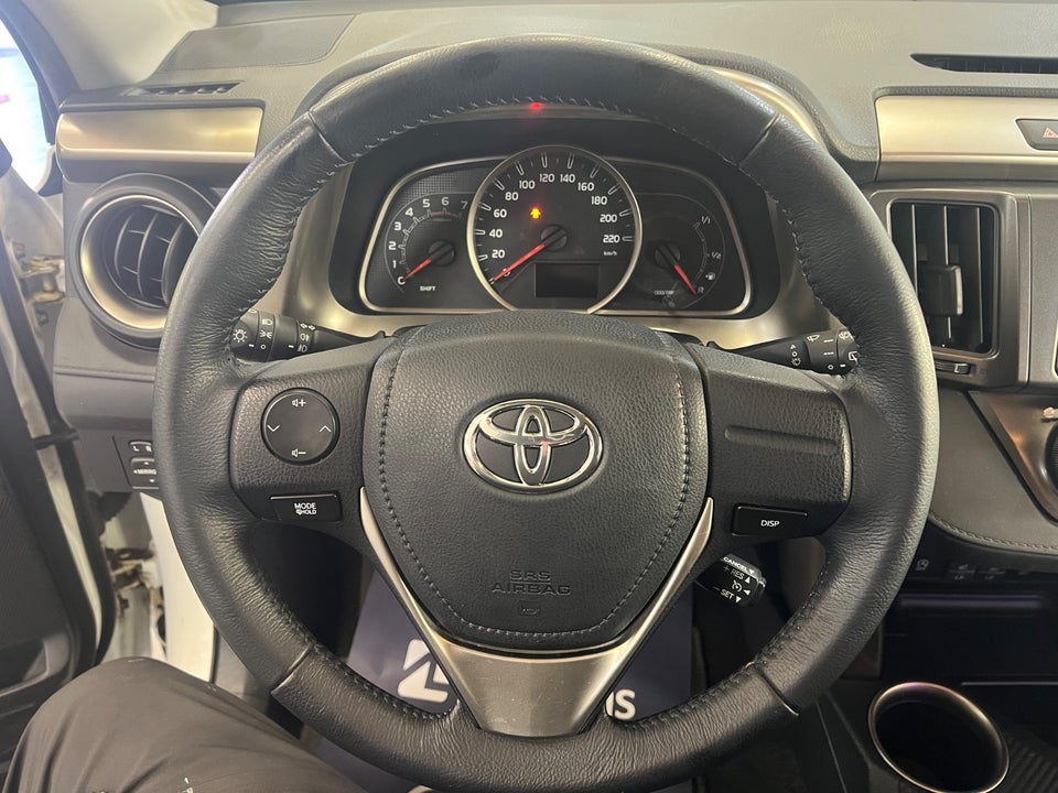 Toyota RAV4 2,0 D-4D T2+ 5d