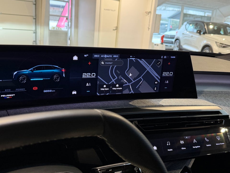 Peugeot e-3008 77 GT 5d