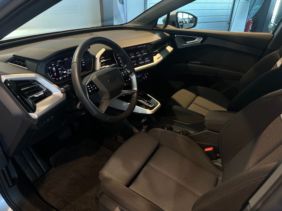 Audi Q4 e-tron 45 quattro 5d