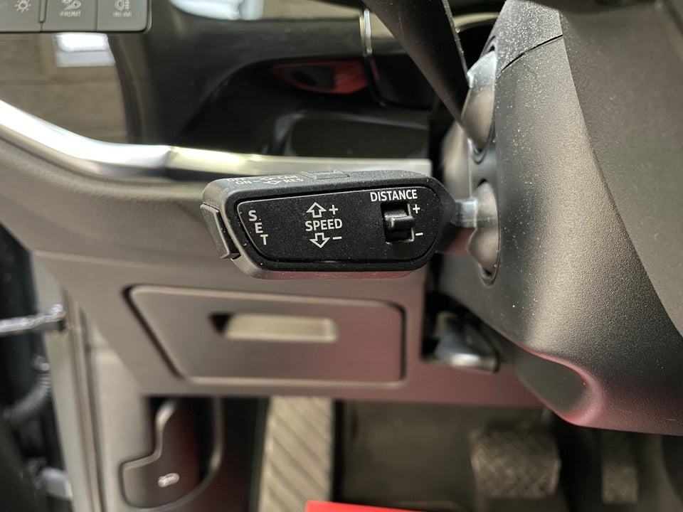 Audi Q3 45 TFSi e Attitude plus S-tr. 5d