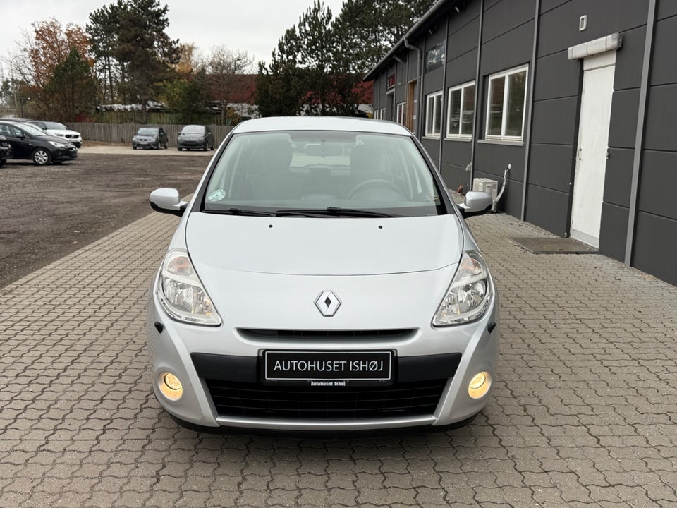 Renault Clio III 1,2 16V Authentique 5d