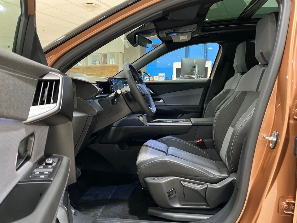 Opel Grandland-e 73 GS Sky 5d