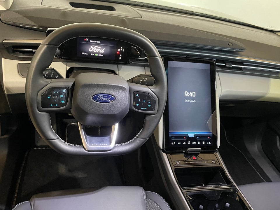 Ford Explorer 82 Select Extended Range Van 5d