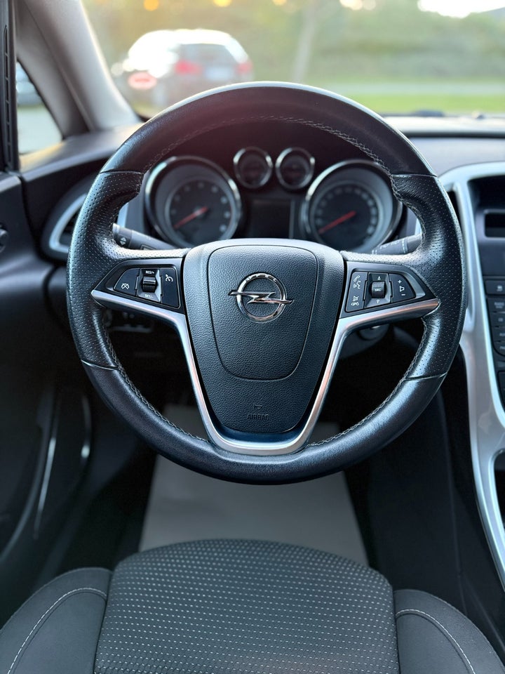 Opel Astra 1,4 T 140 Sport 5d