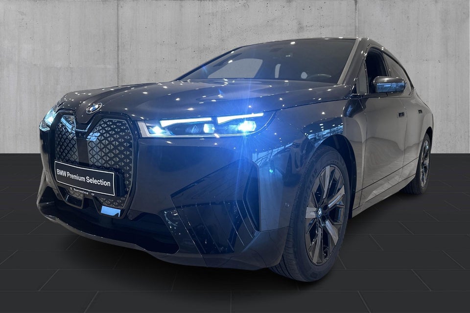 BMW iX xDrive40 Supercharged 5d