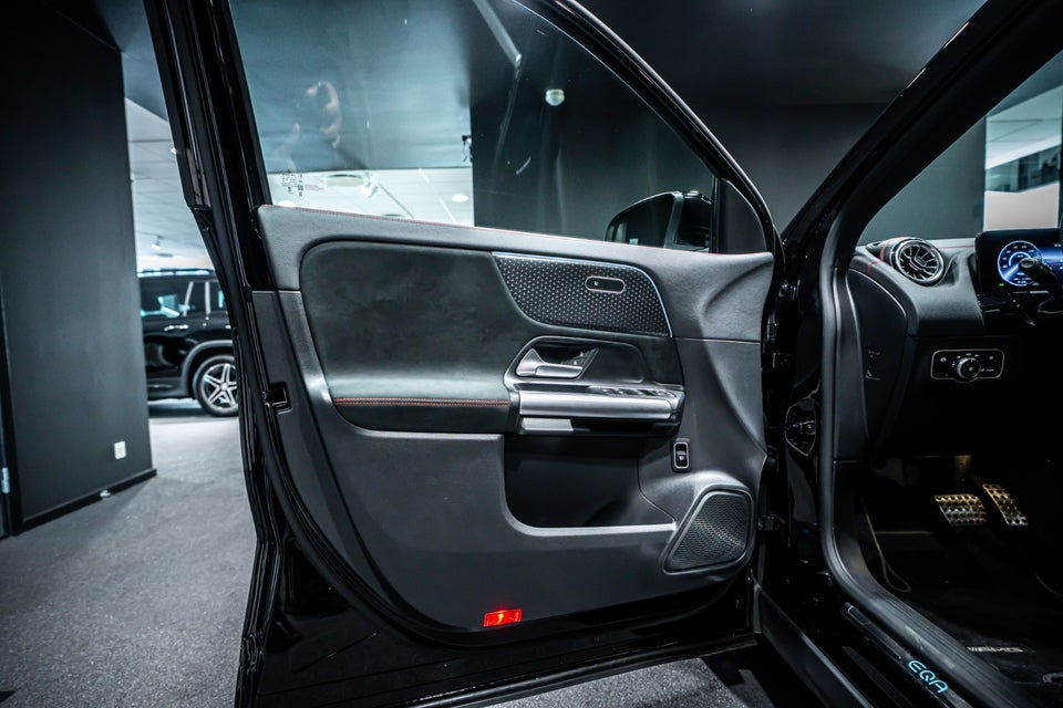 Mercedes EQA350 AMG Advance 4Matic 5d