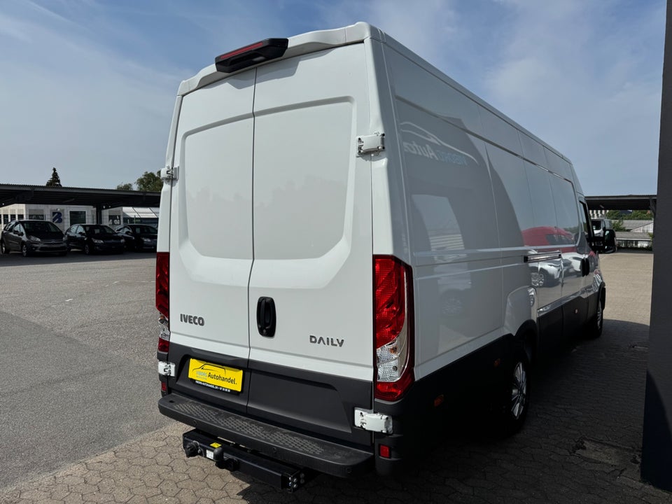 Iveco Daily 3,0 35S18 16m³ Van AG8