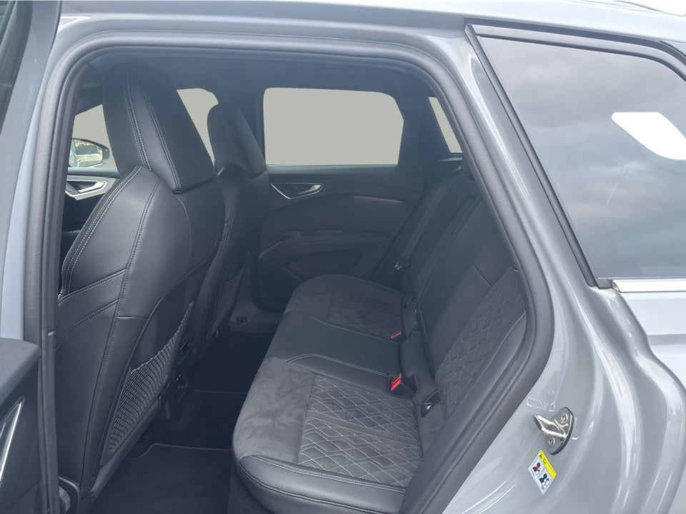 Audi Q4 e-tron 40 S-line 5d