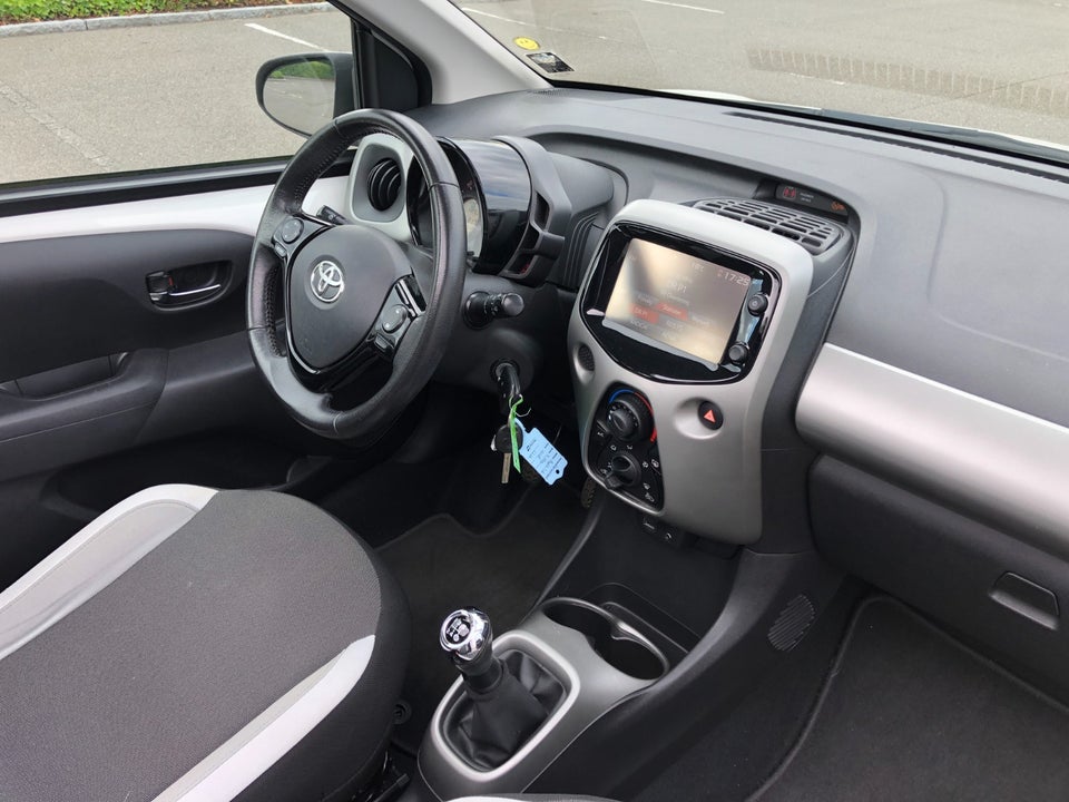 Toyota Aygo 1,0 VVT-i x-sky 5d