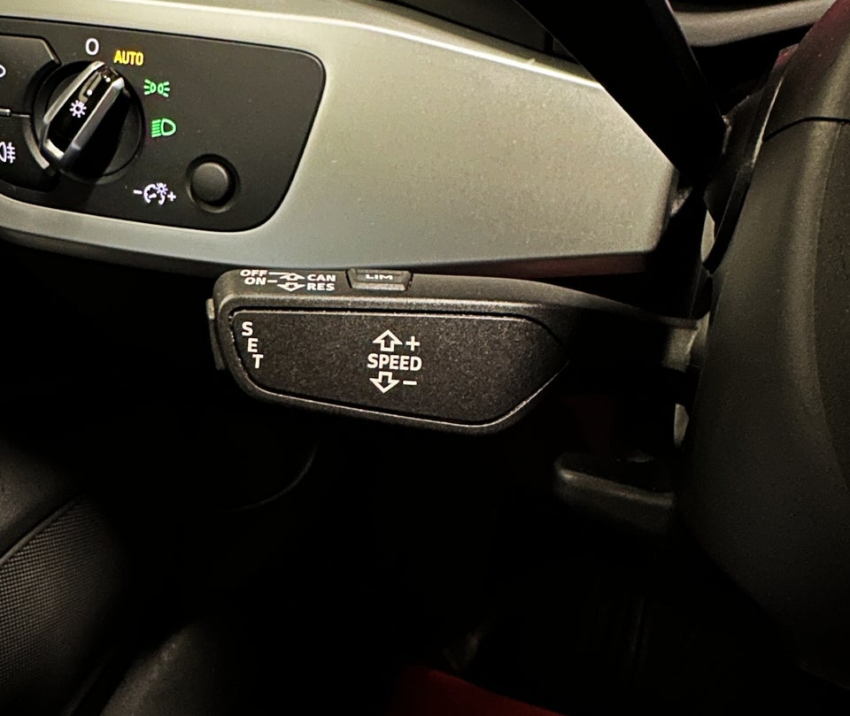 Audi A4 2,0 TDi 150 Avant S-tr. 5d