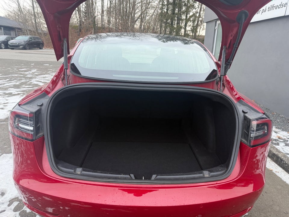 Tesla Model 3 Long Range AWD 4d