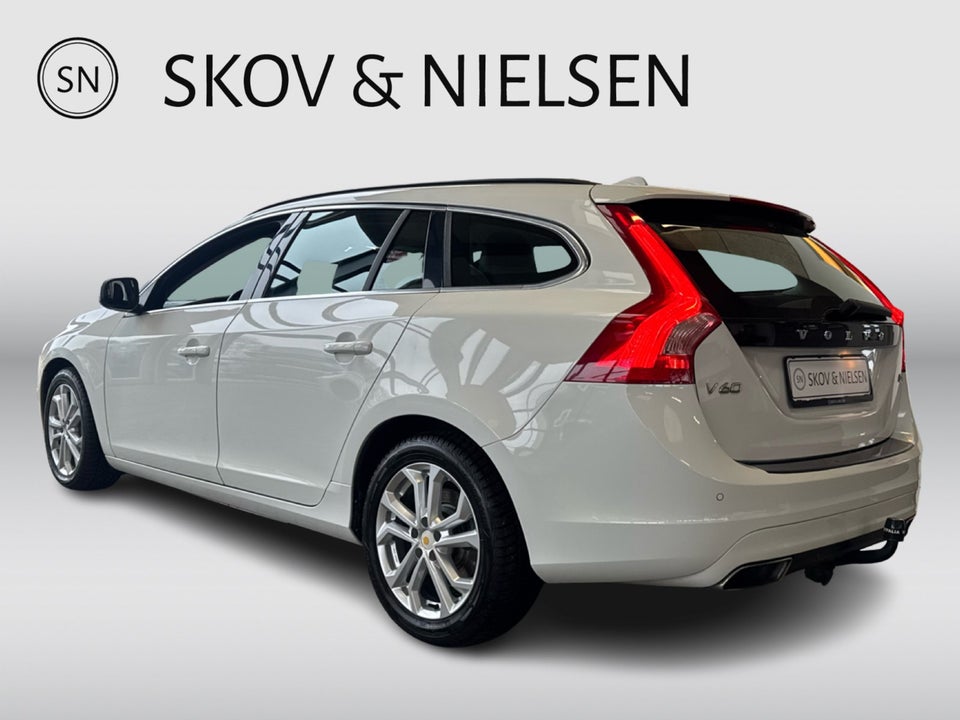 Volvo V60 2,0 D4 181 Momentum Drive-E 5d