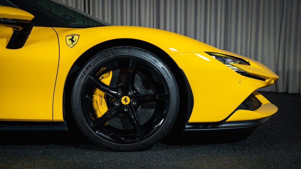 Ferrari SF90 Stradale 4,0 DCT 2d