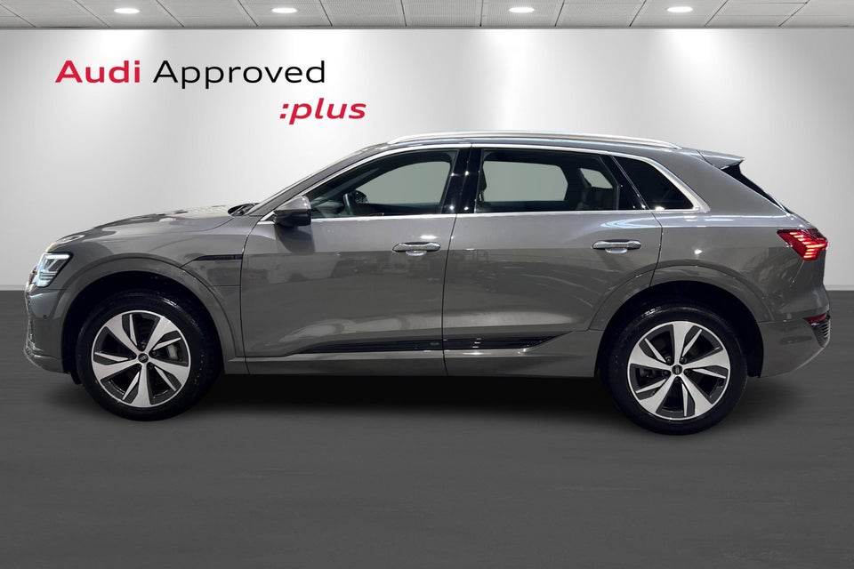 Audi Q8 e-tron 55 S-line quattro 5d