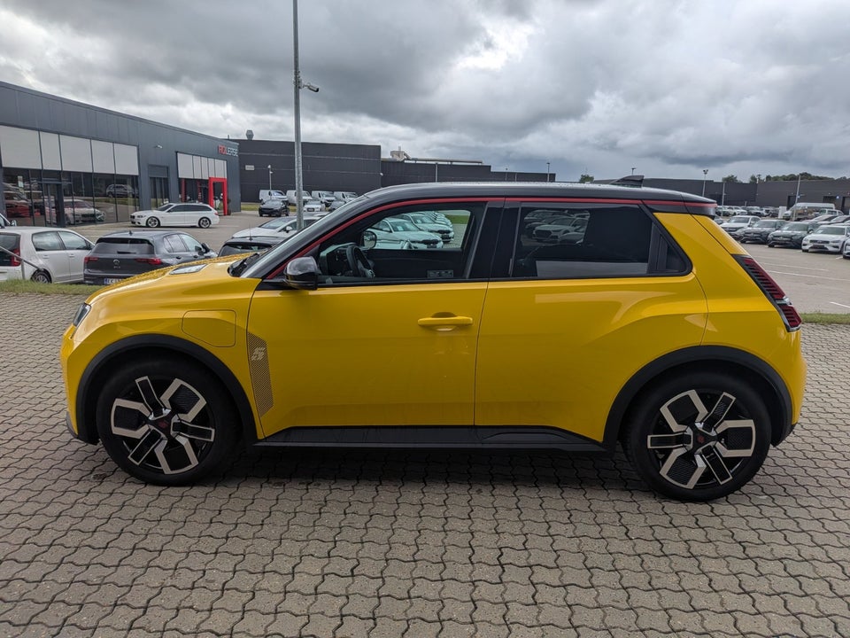 Renault 5 E-Tech 40 Techno 5d