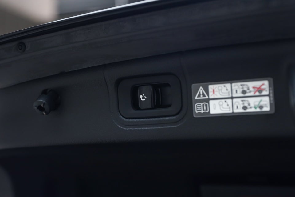 Mercedes C300 e 2,0 AMG Line aut. 4d