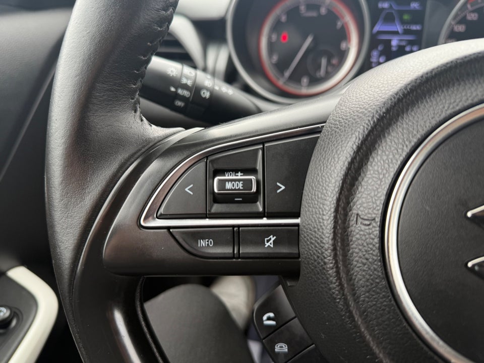 Suzuki Swift 1,2 Dualjet Action CVT 5d