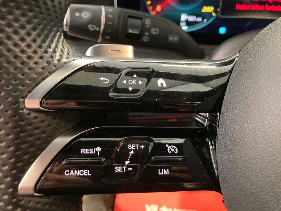 Mercedes E300 de 2,0 AMG Line stc. aut. 5d