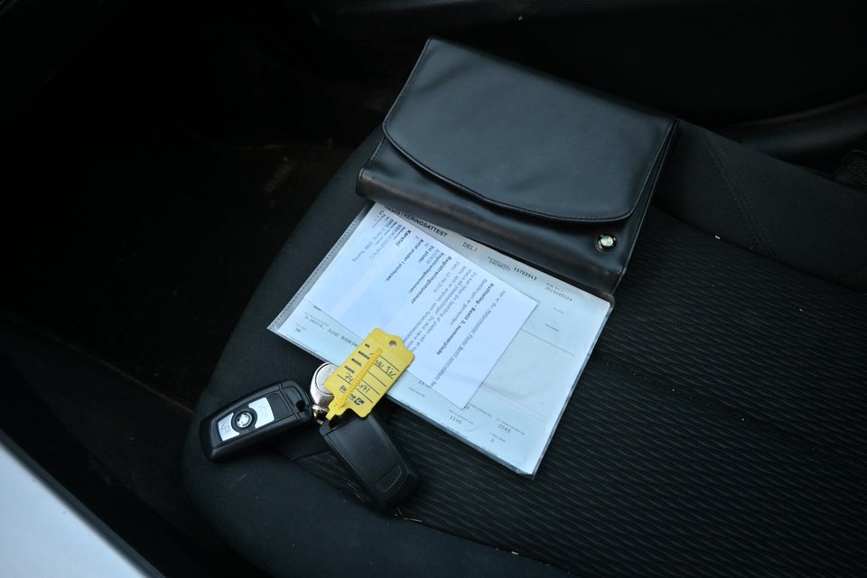 BMW 320d 2,0 Touring 5d