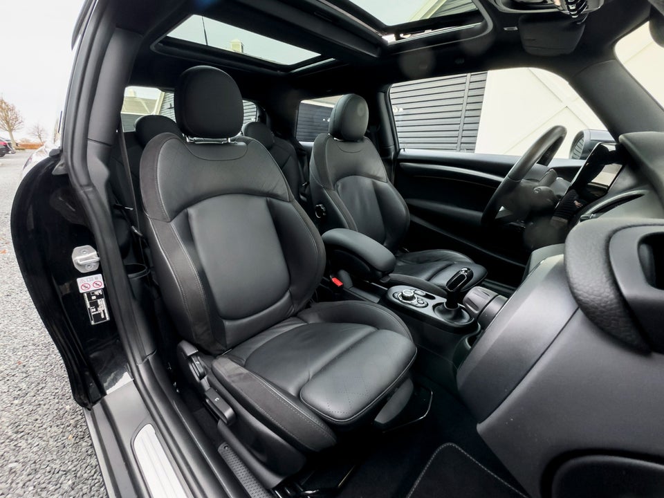 MINI Cooper SE Younique Trim 3d