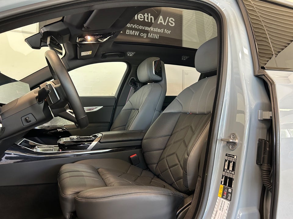 BMW i7 xDrive60 M-Sport 4d