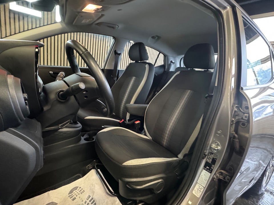 Hyundai i10 1,0 MPi Essential 5d