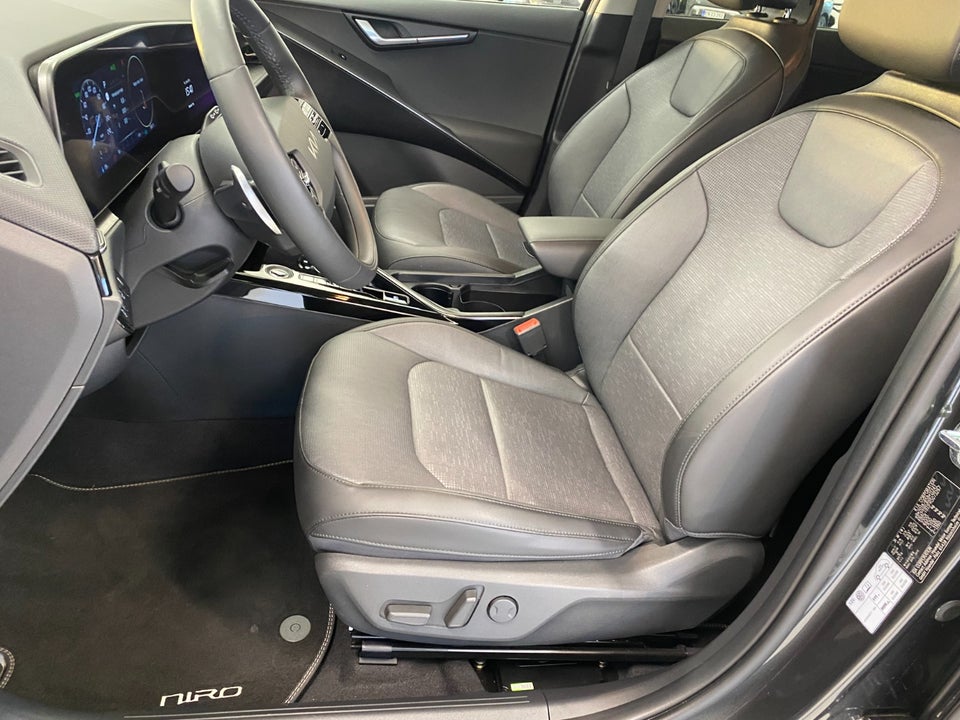 Kia Niro 64 EV Upgrade 5d