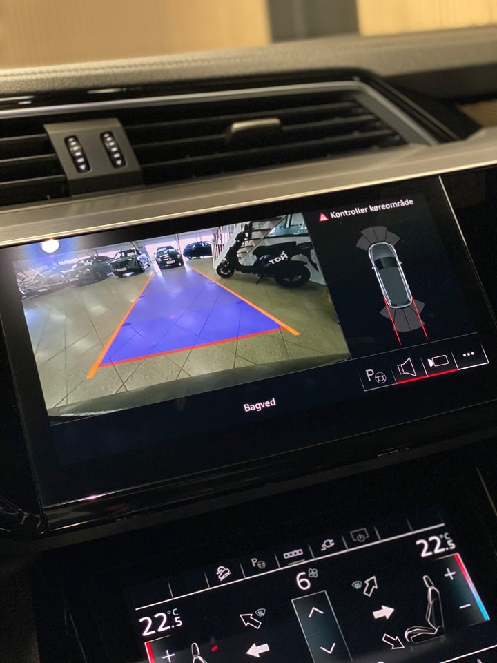 Audi Q8 e-tron 55 S-line quattro 5d