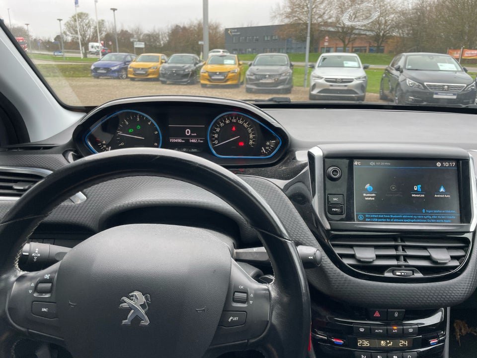 Peugeot 2008 1,6 BlueHDi 100 Desire Sky 5d