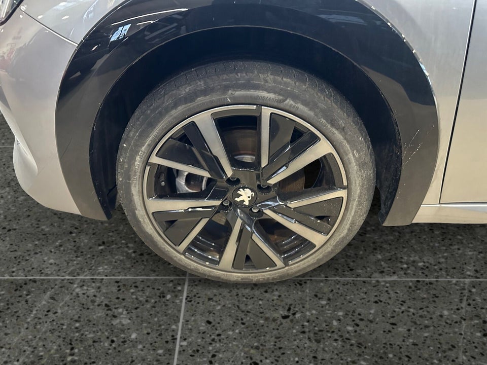 Peugeot e-208 50 GT 5d