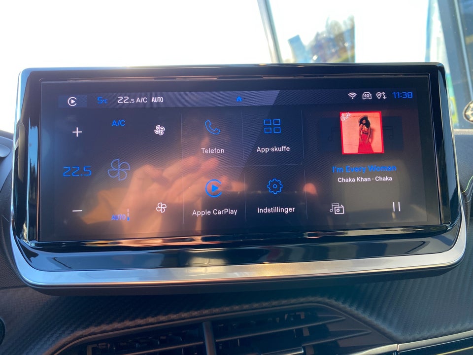 Peugeot e-208 54 GT 5d