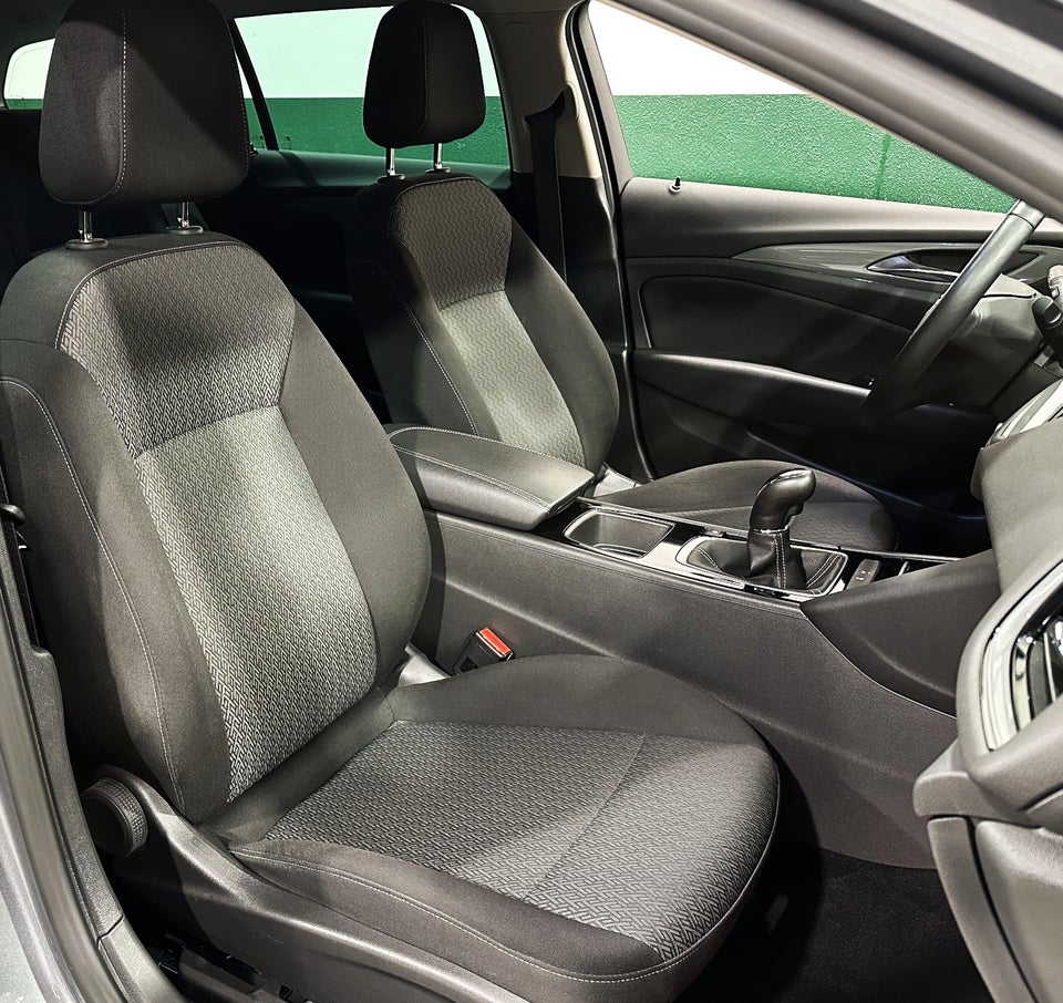 Opel Insignia 1,6 CDTi 136 Business Edition Sports Tourer 5d