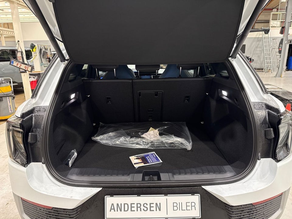 Ford Explorer 77 Premium Extended Range 5d