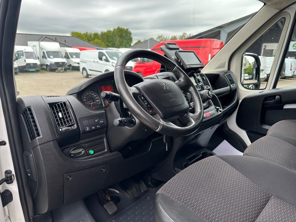 Peugeot Boxer 335 2,2 BlueHDi 165 L3H2 Premium