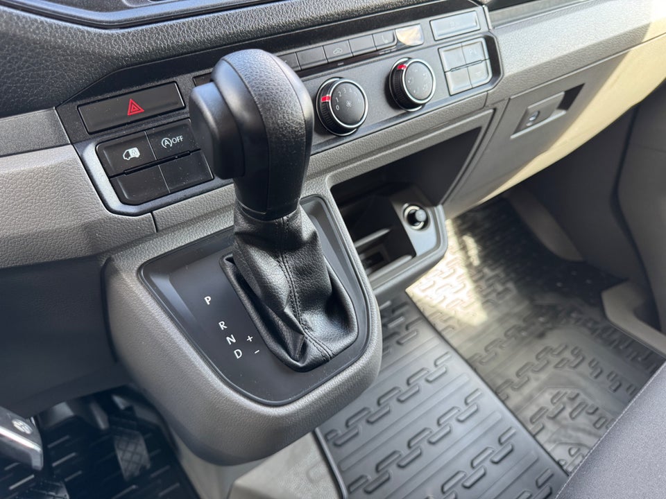 VW Crafter 35 2,0 TDi 140 Kassevogn L3H2 aut.