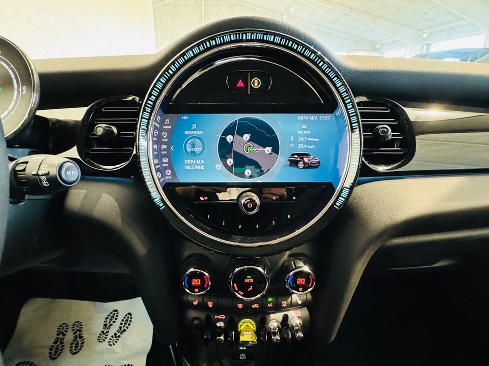 MINI Cooper SE Classic Trim 3d