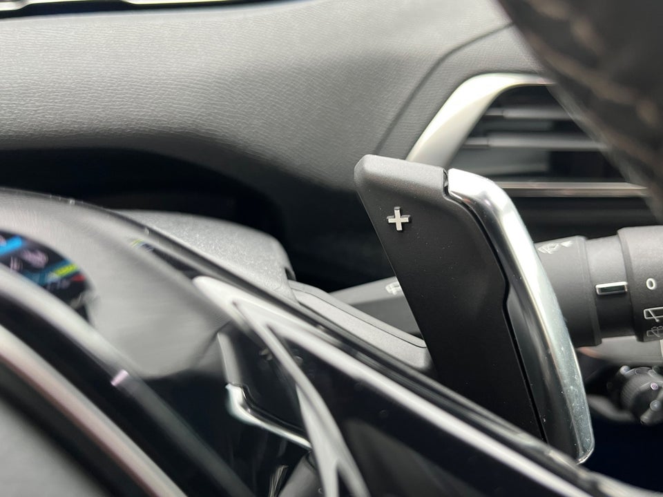 Peugeot 3008 1,6 Hybrid Allure Pack Limited EAT8 5d