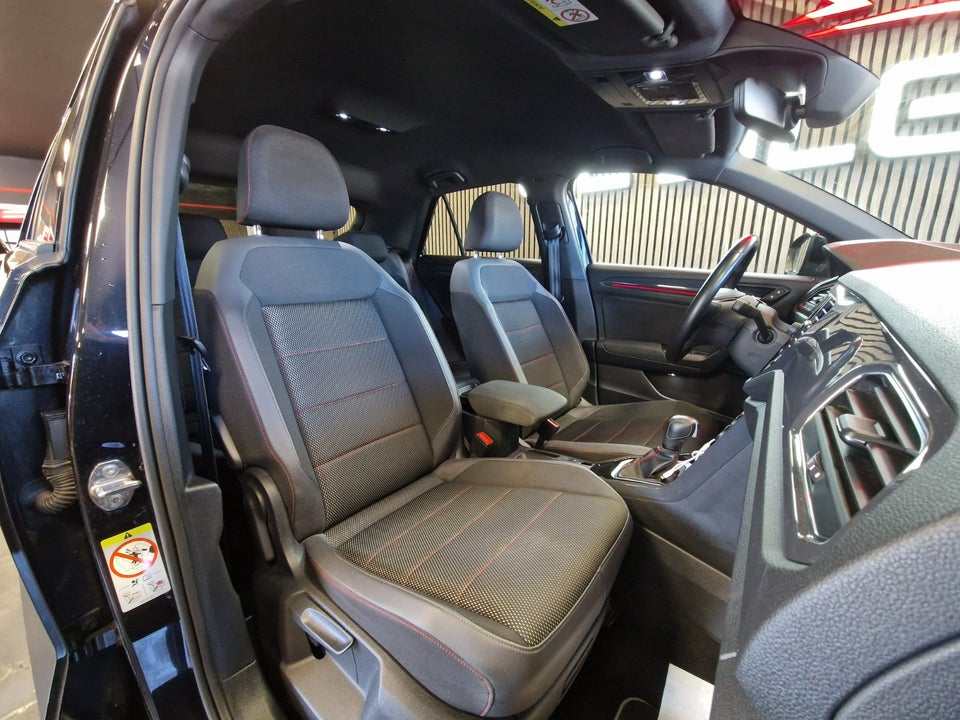 VW T-Roc 1,5 TSi 150 R-line DSG 5d
