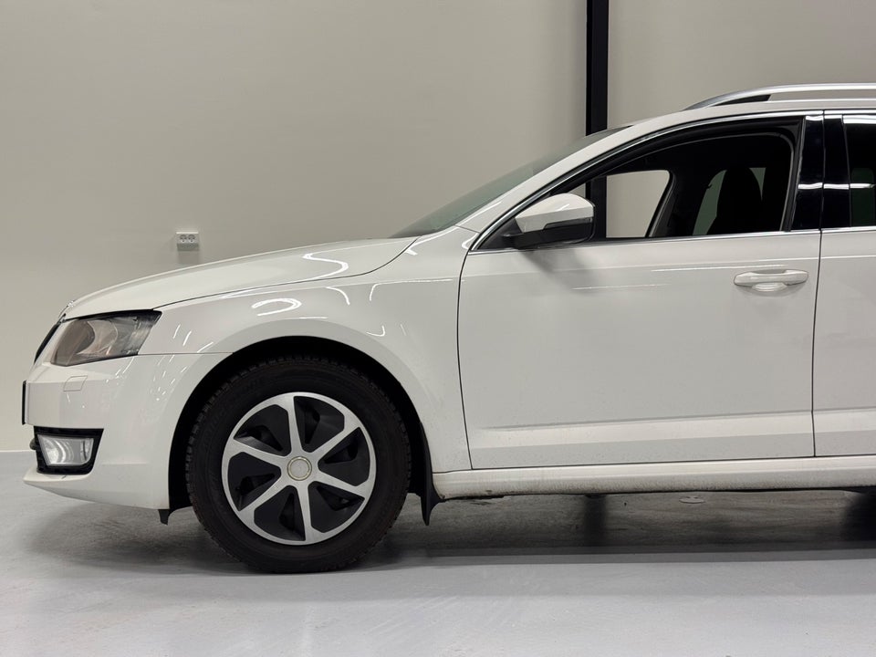 Skoda Octavia 2,0 TDi 150 Ambition Combi DSG 5d