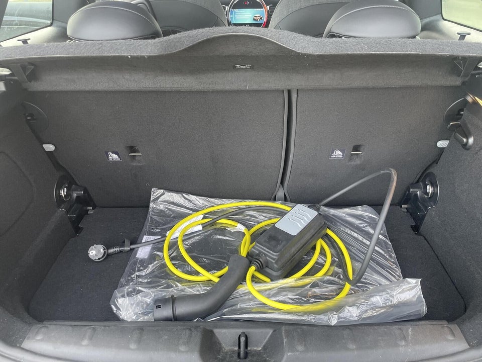 MINI Cooper SE Classic Trim 3d