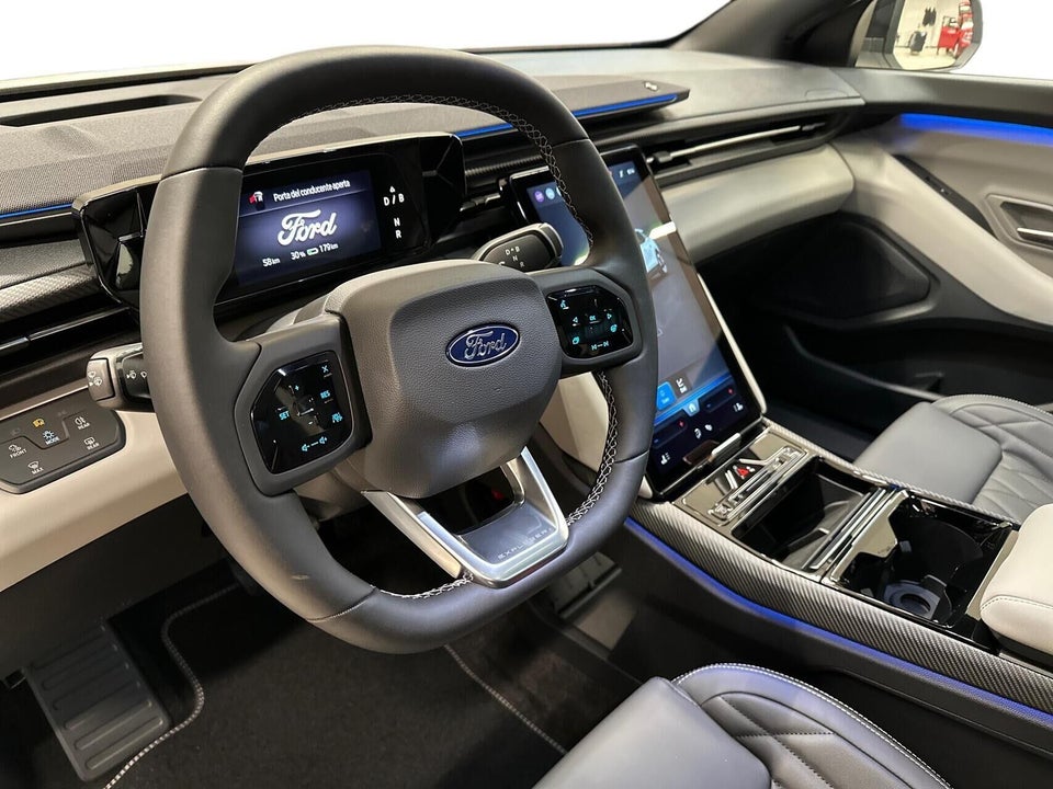 Ford Explorer 82 Premium Extended Range 5d