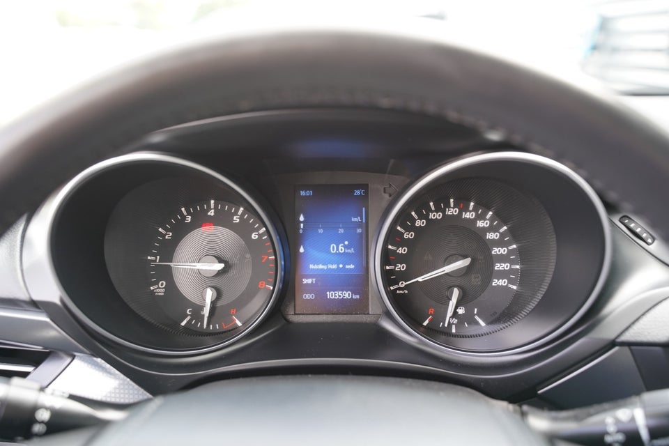 Toyota Avensis 1,8 VVT-i T2 Executive 4d