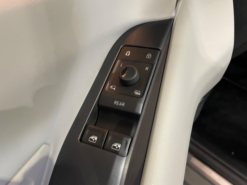 Ford Explorer 82 Premium Extended Range 5d